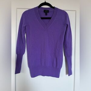 J.Crew Italian Cashmere V-Neck Sweater Purple Long Ribbed Cuff Size Small